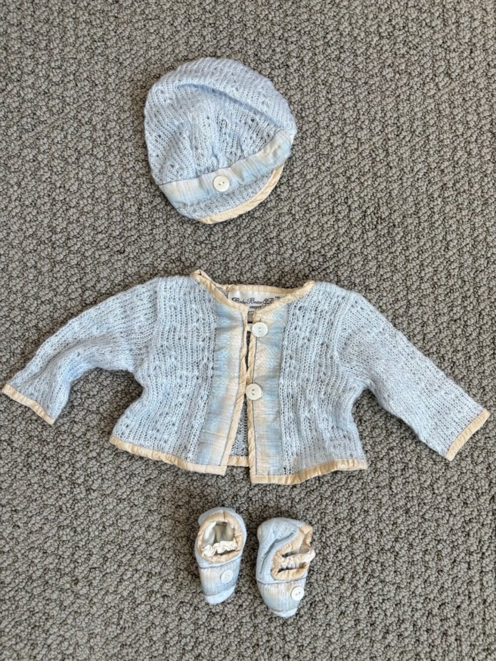 Baby Beau Elegant 4 Piece Set (Hat, Sweater, Shoes and Blanket) Size 3M